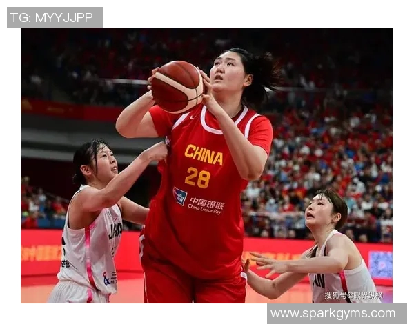 女姚明走红背后的故事与她对篮球的热爱与坚持