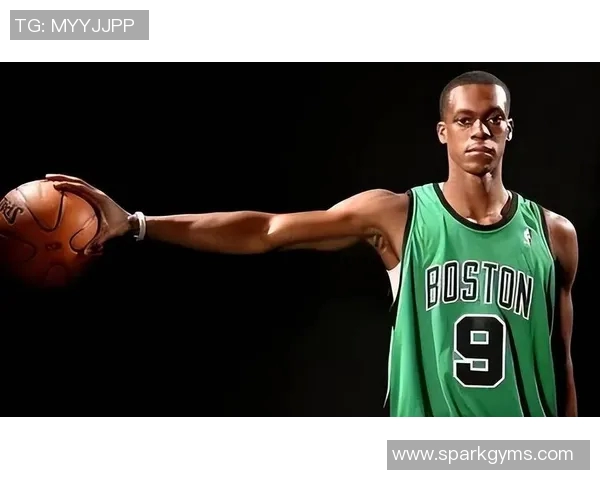 姚明手掌跨距的惊人数据与篮球运动的深远影响分析