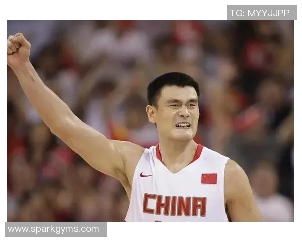 姚明的手脚如何影响篮球技艺与运动生涯的深远意义与启示 姚明的手脚如何影响篮球技艺与运动生涯的深远意义与启示