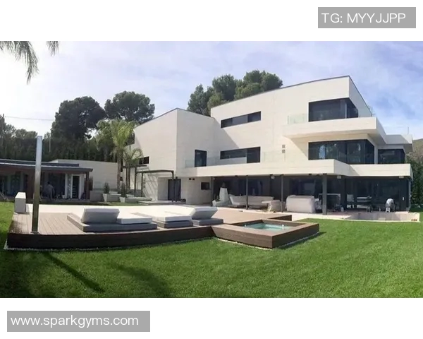 国内足球明星豪华别墅出租享受明星级生活体验与奢华设施