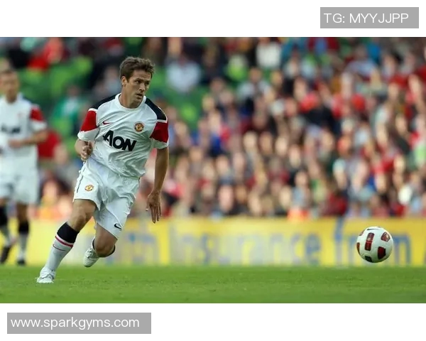 明星与足球明星球衣设计风格与文化内涵的深度对比分析