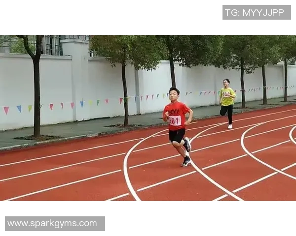 篮球明星黄绍杰的传奇之路与成长故事揭示运动员背后的坚持与努力